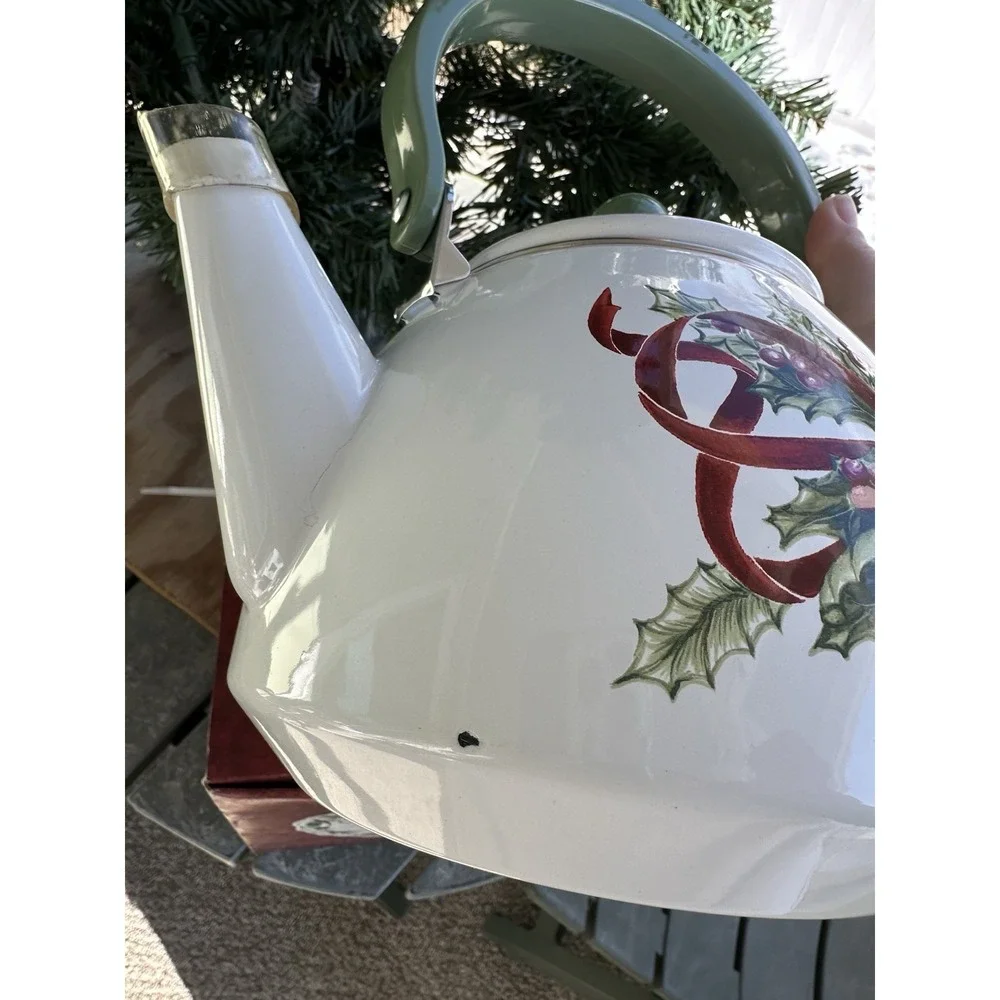 1998 Charter Club Winter Garland Enamel on Metal 2 Qt Tea Kettle Taiwan With Box